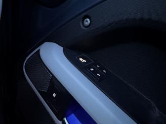 Land Rover Defender 2.0 P400e 110 X-Dynamic picture 33