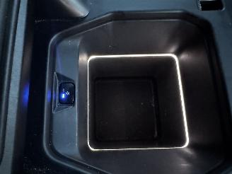 Land Rover Defender 2.0 P400e 110 X-Dynamic picture 28