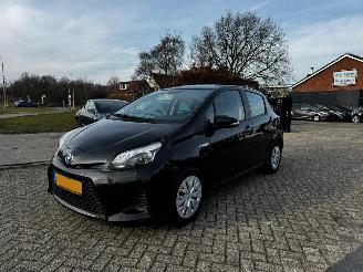 Voiture accidenté Toyota Yaris 1.5 Full Hybrid Aspiration 87.457 KM !! 2013/12