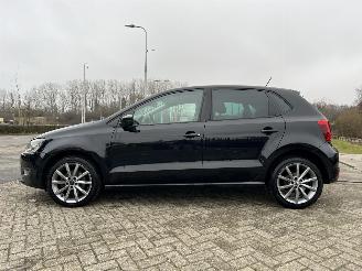 Volkswagen Polo 1.2 TSI First Edition - zeer netjes onderhouden | boekjes aanwezig picture 4