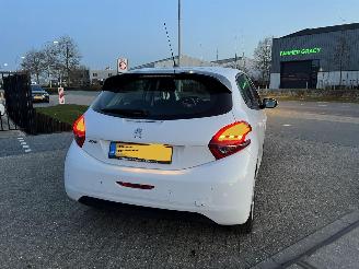 Peugeot 208 1.2 PureTech Blue Lion 150.045 KM !! picture 8