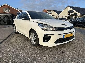 Schadeauto Kia Rio 1.2 GT Line - dealer onderhouden | 2020/2