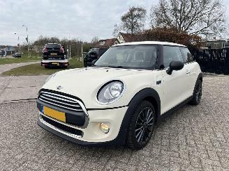 Unfallwagen Mini One 1.2 One Business | 89.818 KM !! | AUTOMAAT !! 2015/6