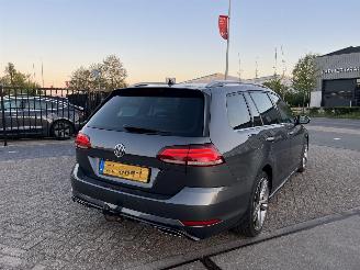 Volkswagen Golf 1.6 TDI Highline Business R picture 29