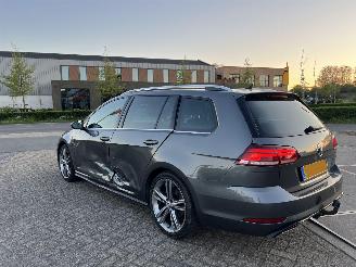 Volkswagen Golf 1.6 TDI Highline Business R picture 10