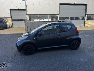 Peugeot 107  picture 5