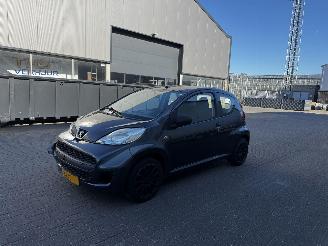 Peugeot 107  picture 2
