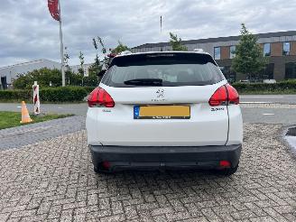 Peugeot 2008 1.2 PureTech Blue Lion picture 12