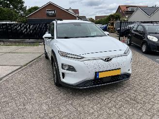 Hyundai Kona EV Premium 64 kWh Panorama! picture 2