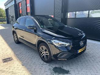 krockskadad bil auto Mercedes GLA 250 e Luxury Line | 74.242 km!! Pano Memory Leder 2023/9