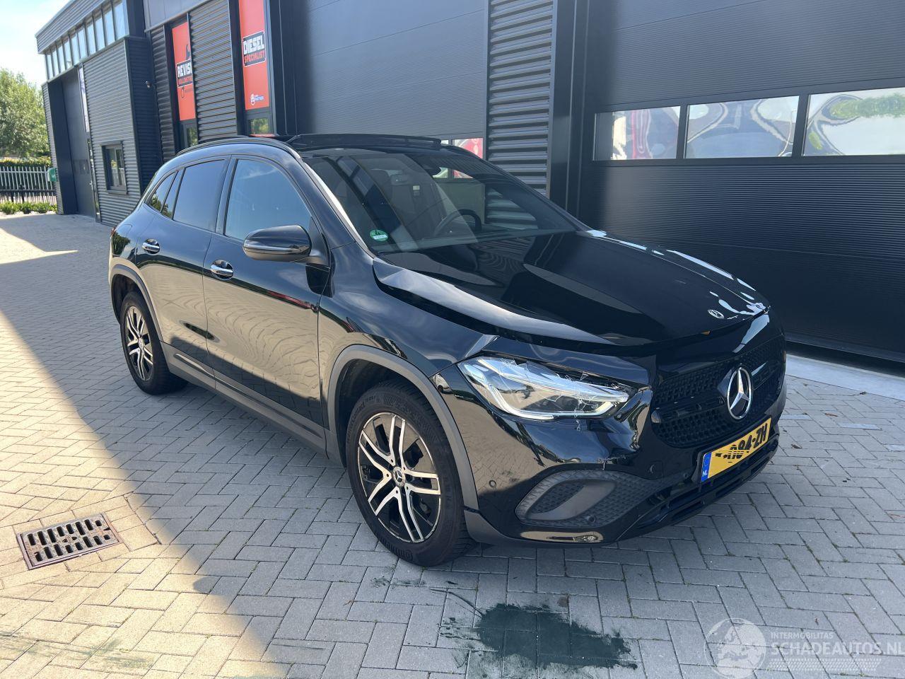 Mercedes GLA 250 e Luxury Line | 74.242 km!! Pano Memory Leder