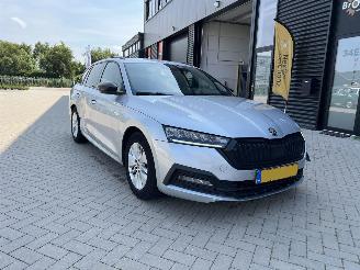 skadebil auto Skoda Octavia 1.0 e-TSI Sport Business 2021/1