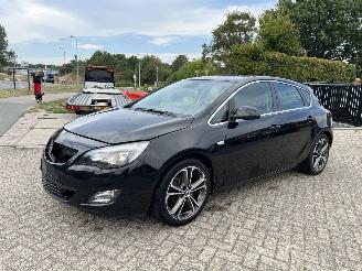 Vaurioauto  passenger cars Opel Astra 1.6 Sport 2010/2