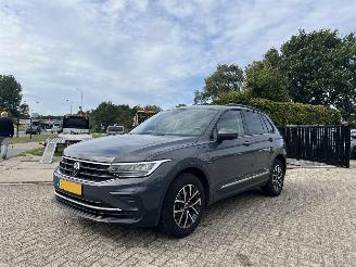Schadeauto Volkswagen Tiguan 1.4 TSI eHybrid R-Line Business | 69.649 km!! 2022/12