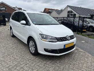 Schadeauto Volkswagen Sharan 2.0 TDI Exclusive Series 2017/5