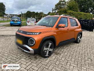 Schadeauto Hyundai Inster Evolve Sky Plus 49 kWh | 2.403 km!! 2025/5