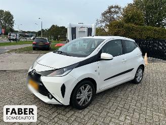 Auto incidentate Toyota Aygo 1.0 VVT-i x-play | 14.325 km!! 2014/9