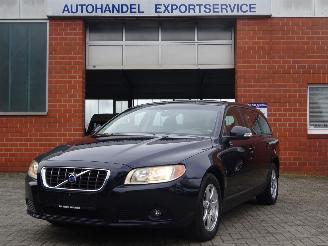 krockskadad bil auto Volvo V-70 2.0D Limited Edition 136pk, Navi, Leer, Climate & Cruise control 2009/4