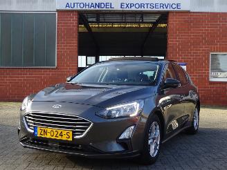Schadeauto Ford Focus 1.0 EcoBoost Trend Edition Business Panorama, Airco, Navi 2019/7