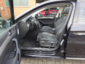 Volkswagen Passat Variant 1.6 TDI Highline, Panorama, Leer/alca, DAB+, Navi, 3 zone Airco picture 8