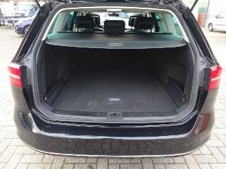 Volkswagen Passat Variant 1.6 TDI Highline, Panorama, Leer/alca, DAB+, Navi, 3 zone Airco picture 20