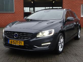 Volvo V-60 D6 AWD Plugin-Hybrid Summum, Leder, Schuifdak, Navi, Lane assist picture 2