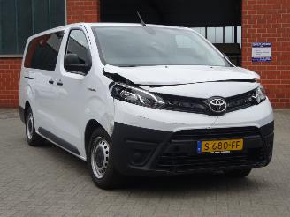 Unfallwagen Toyota ProAce Long Extra Range Cool 75 kWh 100kw Electric, 9 persoons, Airco, Navi, Cruise 2023/1