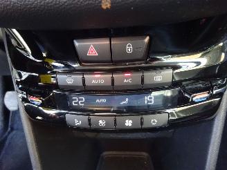 Peugeot 208 1.2i Intuitive, Leer, Navi-MMS, Cruise & Climate picture 14