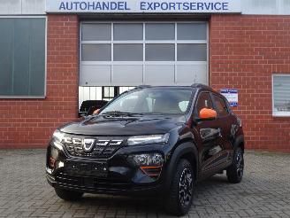 Vaurioauto  passenger cars Dacia Spring 33kw Elektro \"Orange Pack\", Leer, Navi, Airco, Cruise, Camera 2022/8