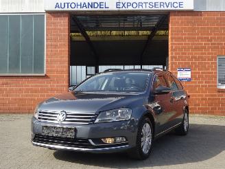 Schadeauto Volkswagen Passat Comfortline DSG Automaat, Climate & Cruise, Navi, PDC 2014/10