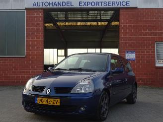 damaged passenger cars Renault Clio 1.4 16V Stuurbekr.,Cruise control, el.pakket 2004/4