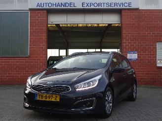 Schadeauto Kia Ceed Sportswagon 1.0 T-GDi Design Edition, Navi, Cimate & Cruise, Stuurverw. 2018/7