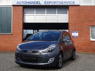 Schadeauto Hyundai Ix20 Design Edition 1.6i Automaat 125pk, Navi, Climate & Cruise, Camera 2016/8