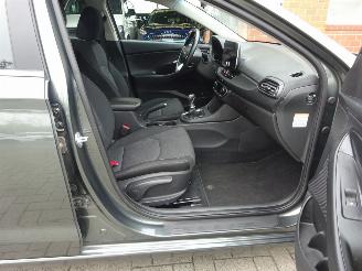 Hyundai I-30 Stationwagon 88kw Hybride, Climate & Cruise, Navi, Laneassist picture 7