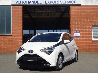 Schadeauto Toyota Aygo X Play 1.0 VVT-i, Airco, Cruise ontrol, MMS, Camera 2018/1