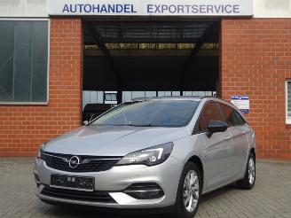skadebil auto Opel Astra Sports Tourer Edition 110pk Euro6, Navi, Climate & Cruise 2021/10