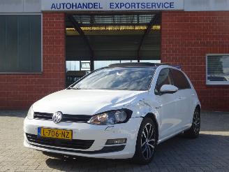 krockskadad bil auto Volkswagen Golf \"Cup\" 103kw/140pk DSG Automaat, Panorama 2014/5
