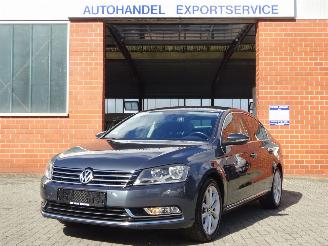 Schadeauto Volkswagen Passat Highline BMT TDI 105pk, Navi, Leer/Alca, Climate & Cruise 2013/9