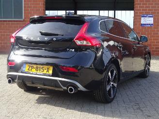 Volvo V-40 T3 Polar+ Sport R-Design, Panorama, Navi, Climate & Cruise, Leer picture 4