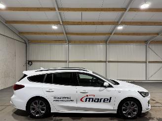 Coche accidentado Ford Focus 1.0Ecoboost 114kW Automaat Hybrid ST Line X 2023/7