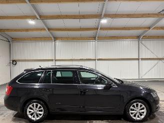 krockskadad bil auto Skoda Octavia 1.0TSI 85kW Automaat Ambition Business 2018/8
