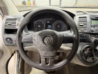 Volkswagen Transporter 2.0TDI 75kW L2H1 DC picture 14