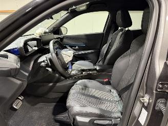 Peugeot 2008 1.2 PureTech 96kW Automaat GT picture 28