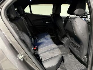 Peugeot 2008 1.2 PureTech 96kW Automaat GT picture 37