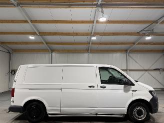 damaged commercial vehicles Volkswagen Transporter 2.0TDI 75kW L2 Koelwagen 20STUKS op VOORRAAD 2019/8