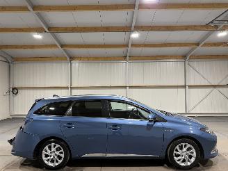 krockskadad bil auto Toyota Auris Touring Sports 1.8Hybrid 73kW Executive Panoramadak 2017/9