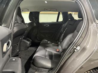 Volvo V-60 2.0B3 120kW Automaat Essential Edition picture 39