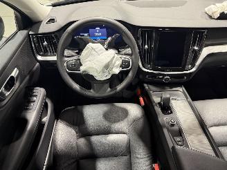 Volvo V-60 2.0B3 120kW Automaat Essential Edition picture 44