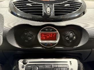 Renault Twingo GT 1.2Tce 75kW Gordini Serie Panoramadak picture 37