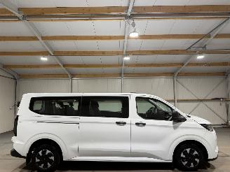 Voiture accidenté Ford Tourneo Custom 2.5Hybrid 86kW 9-Persoons Automaat 2025/4